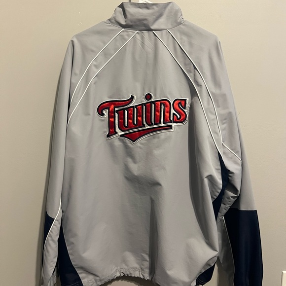 Minnesota Twins Windbreaker - Picture 2 of 4